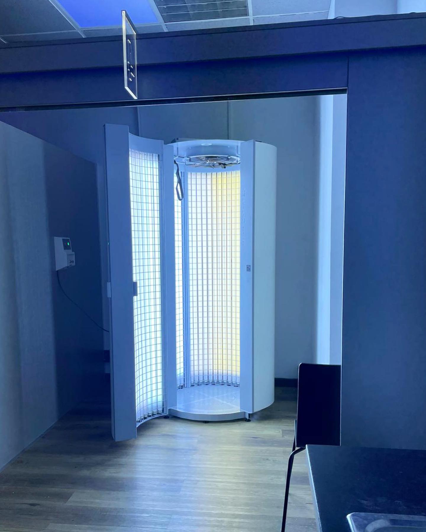 American Leisure stand up sunbed